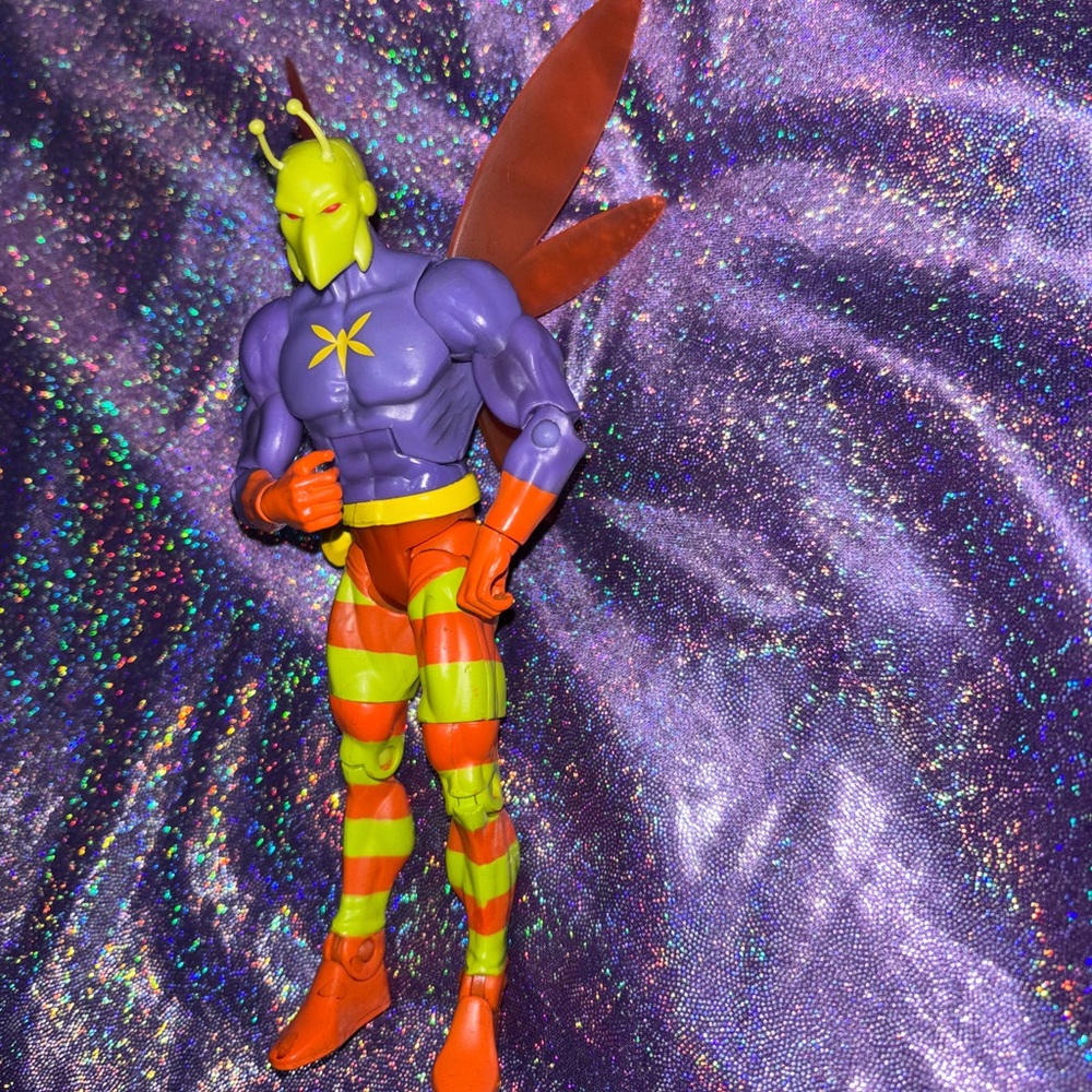 DC Moth Man Figure - Picture 3 of 9